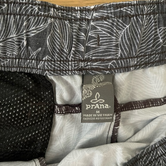 prAna Mariya Shorts in Black Fronds - Picture 8 of 9